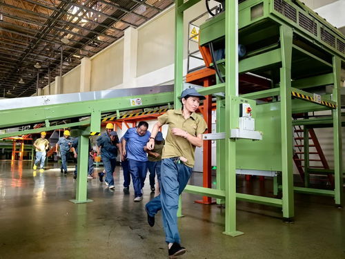 云南中煙楚雄卷煙廠制絲車間開展火災(zāi)應(yīng)急疏散演練